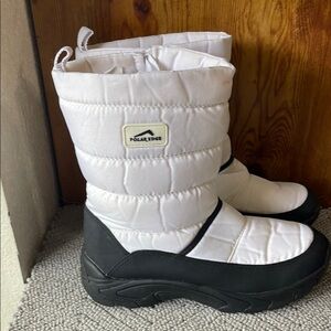 Women’s Polar Edge White and Black Winter Snow Boots